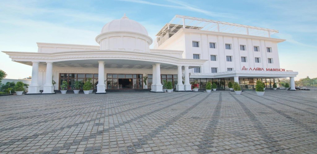 Aarya-Mansion-Hotel-Hassan-Vone
